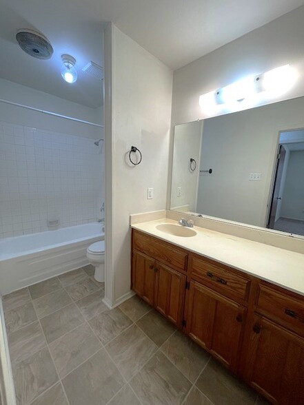 Building Photo - 2502 Comanche Trail