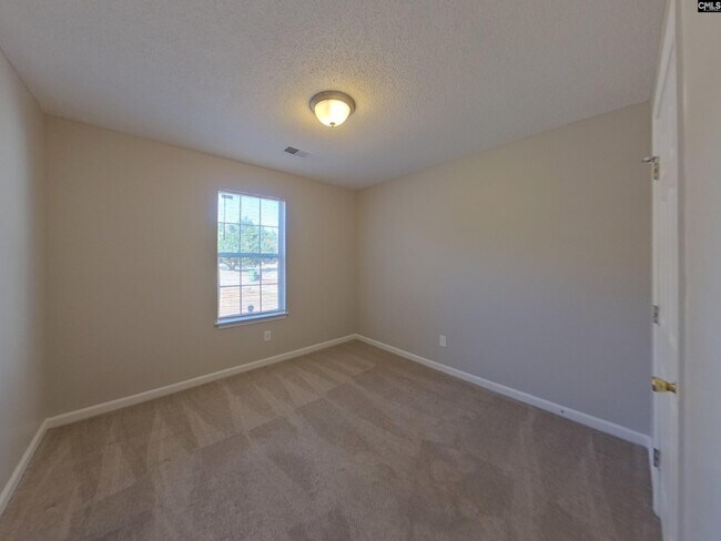 Building Photo - 3 Sonny Ct