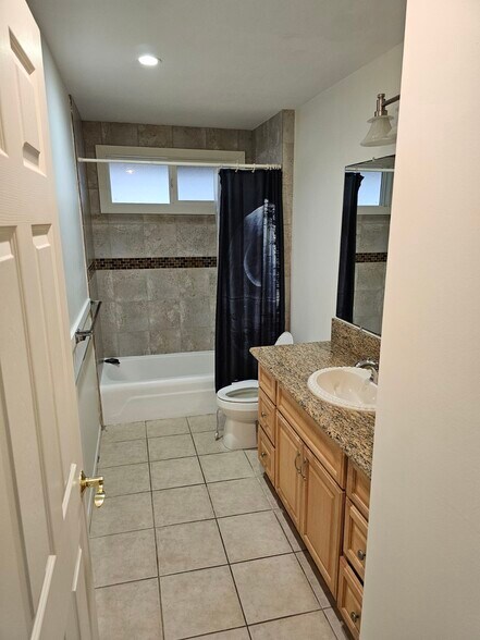 Building Photo - 5344 Malu Pl