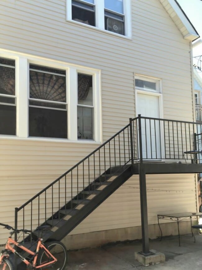 Building Photo - 3523 W Fullerton Ave