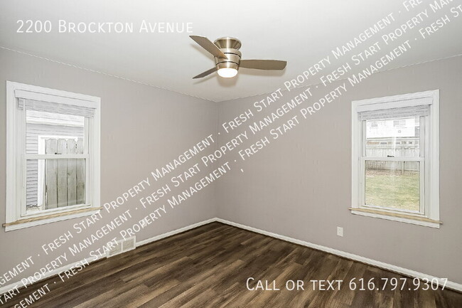 Building Photo - 2200 Brockton Ave