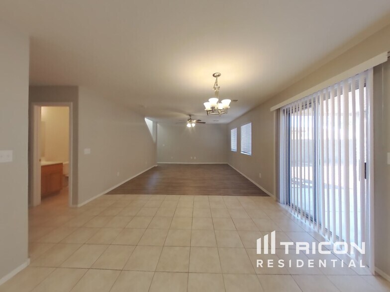 Building Photo - 5871 E Everhart Ln