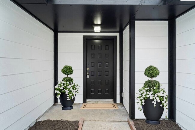Building Photo - 5706 Sunnygate Dr