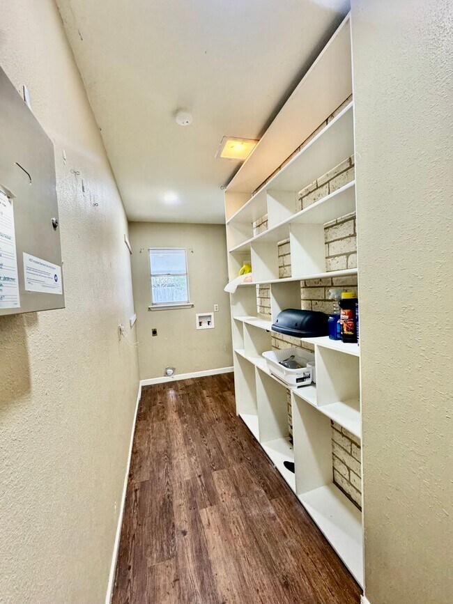 Building Photo - 5122 Moultrie Dr