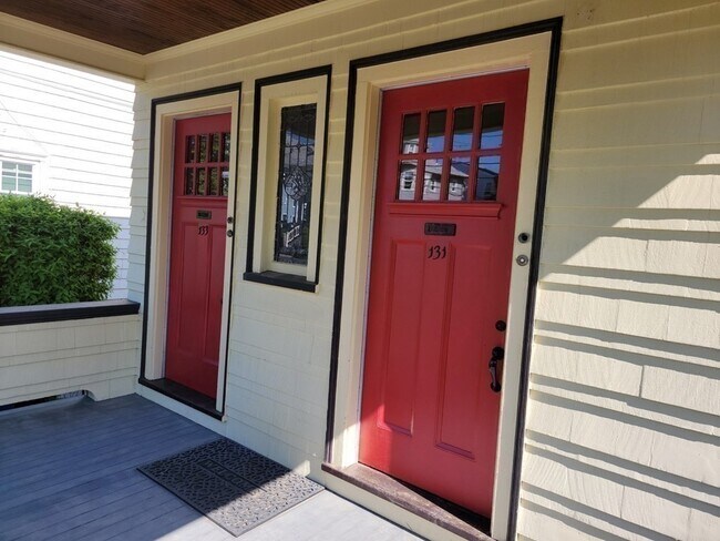 Building Photo - 133 Fairview Ave