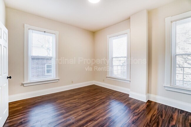 Building Photo - 2114 Kemper Ln