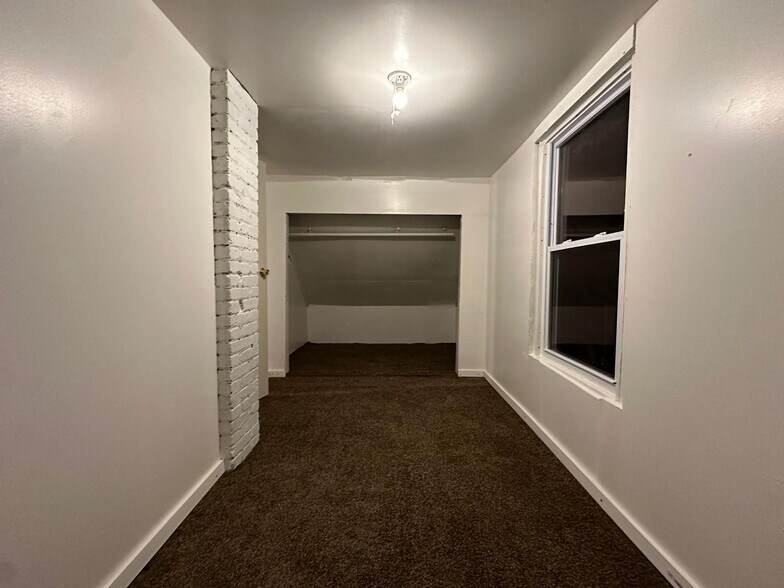 Building Photo - 1339 Clifford Ave