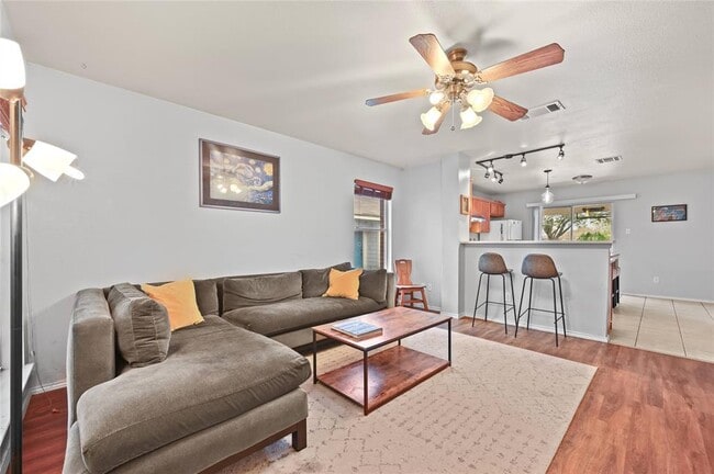 Building Photo - 1709 Friars Tale Ln