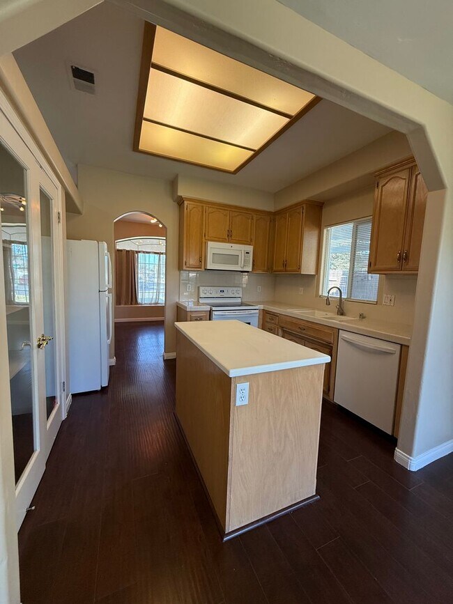 Building Photo - 5704 Pine Canyon Dr