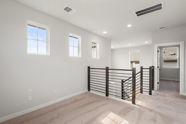 Building Photo - 144 Granit Oak Dr