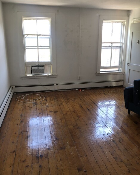 Living room - 204 Wooster St