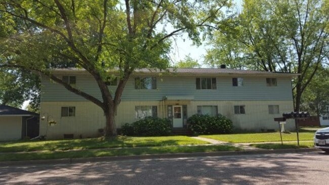 Building Photo - 2231 Wickham Ave