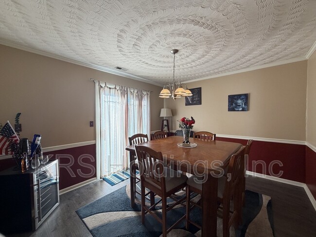 Building Photo - 6040 Capital Pl