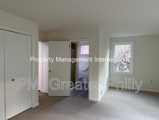 Building Photo - 864 Beechwood Rd