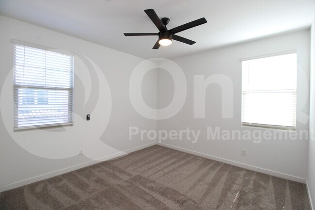 Building Photo - 1158 E Sabino Dr