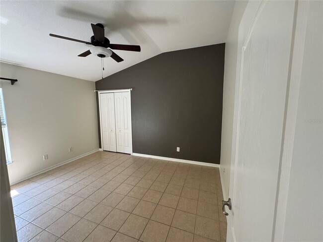 Building Photo - "Spacious 4-Bed Oasis with 2 Baths in Wesl...