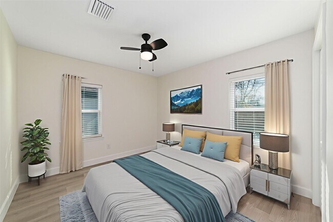 Building Photo - 714 E 43rd St