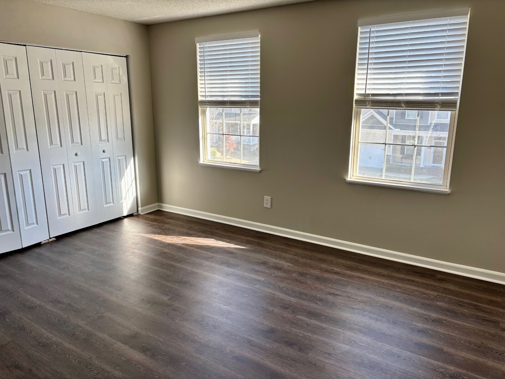 Building Photo - 169 Walkbridge Way