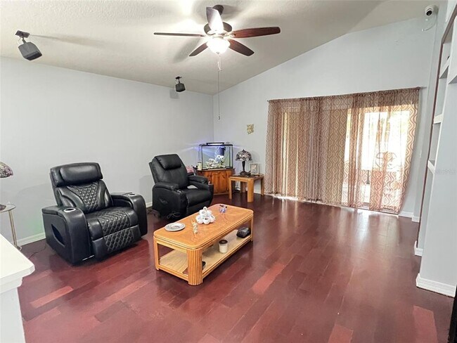 Building Photo - 923 Tramells Trail