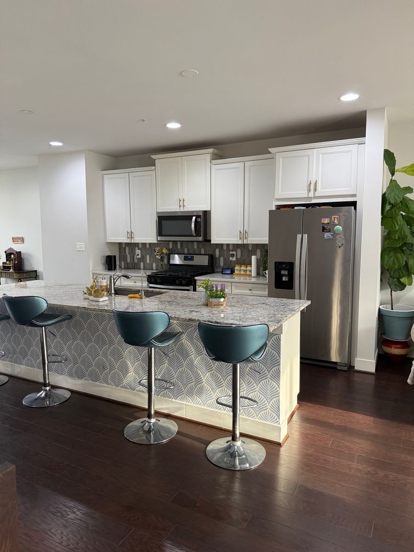 Building Photo - 22102 Cabin Branch Ave