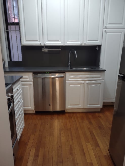 Building Photo - W. 45th St, 9th Ave