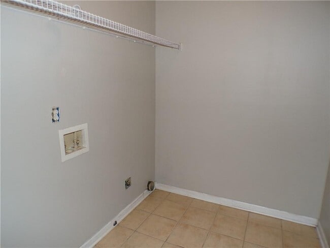 Building Photo - 21 Springmont Dr