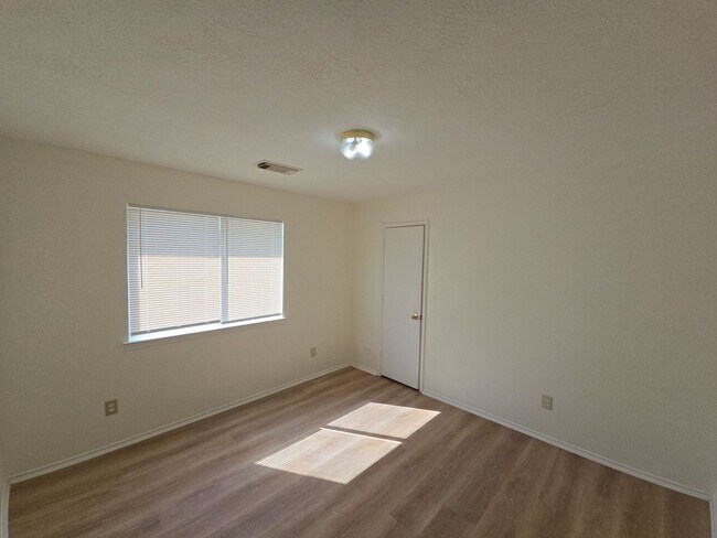 Building Photo - 21802 Westfield Ridge Dr