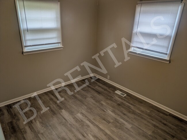 Building Photo - 1025 N Obrien St