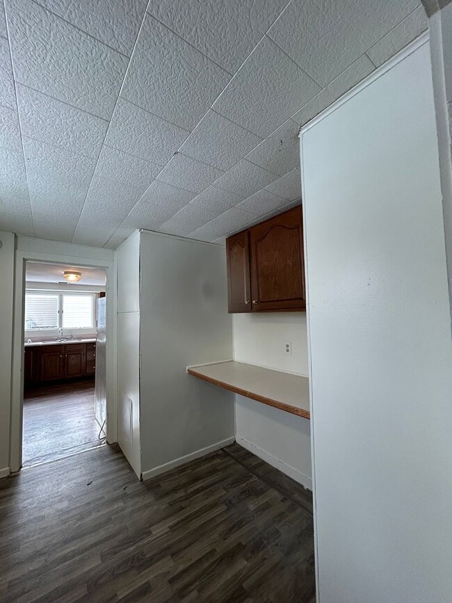 Building Photo - 2-Bedroom, 1-Bathroom Home GOSHEN – $1,095 Month | 842 Sq. Ft.