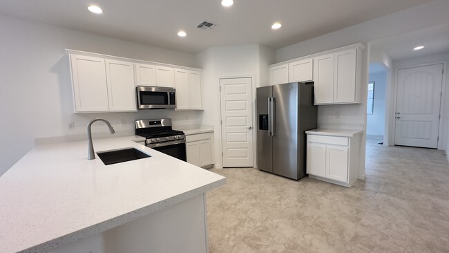 Building Photo - 16805 W Shangri La Rd