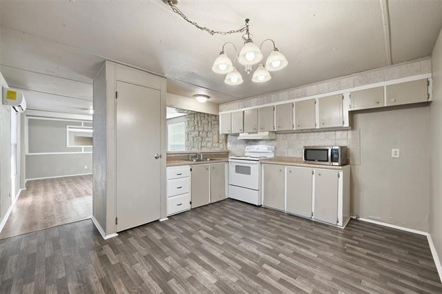 Building Photo - 1309 Oakridge Rd