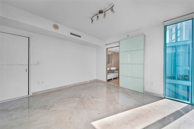 Building Photo - 6000 Indian Creek Dr