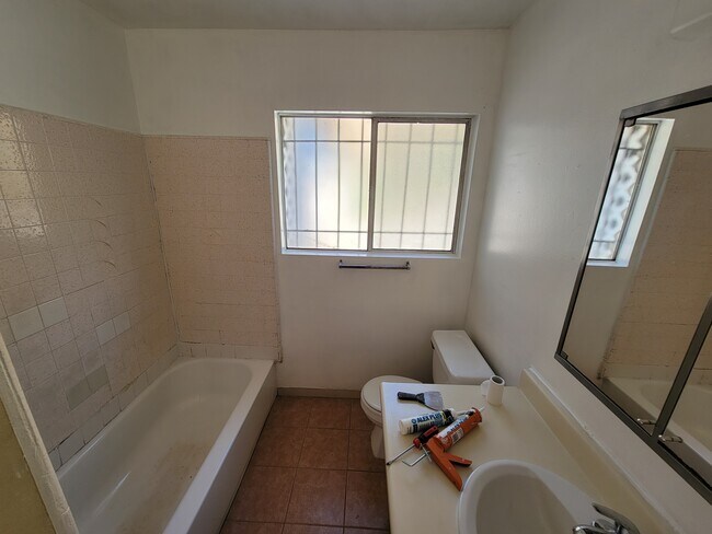Bathroom - 564 Oleander Dr