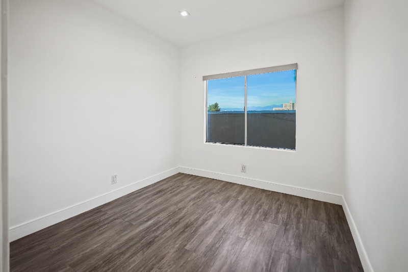 Building Photo - 627 Brittania St