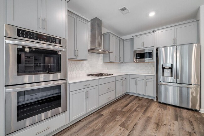 Building Photo - 42 Brookhaven Dr