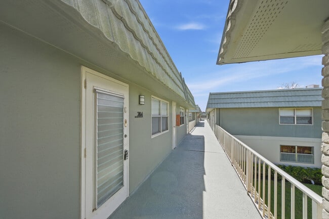 Building Photo - 284 Flanders F