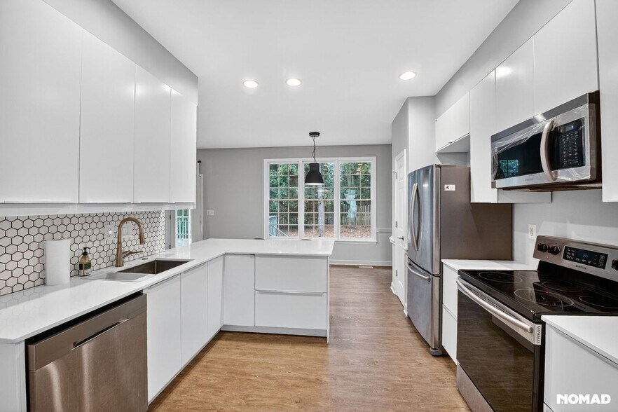 Building Photo - 8006 Crenshaw Ln