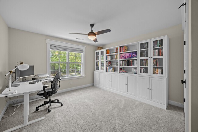 Building Photo - 3506 Sir James Ln