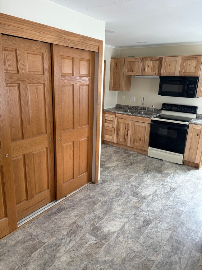 Building Photo - 2827 Acosta St