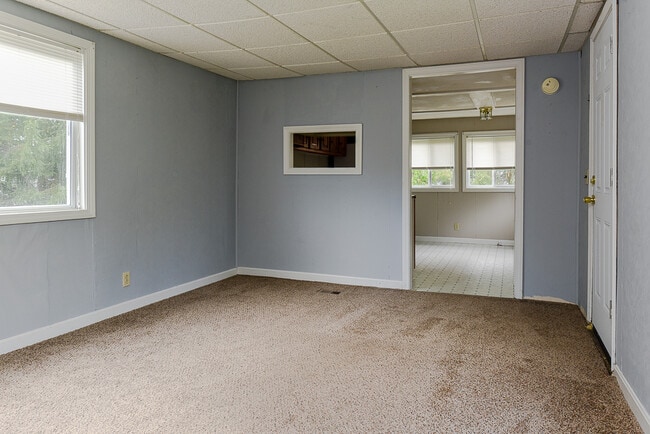 Building Photo - 8 Hilltop Dr