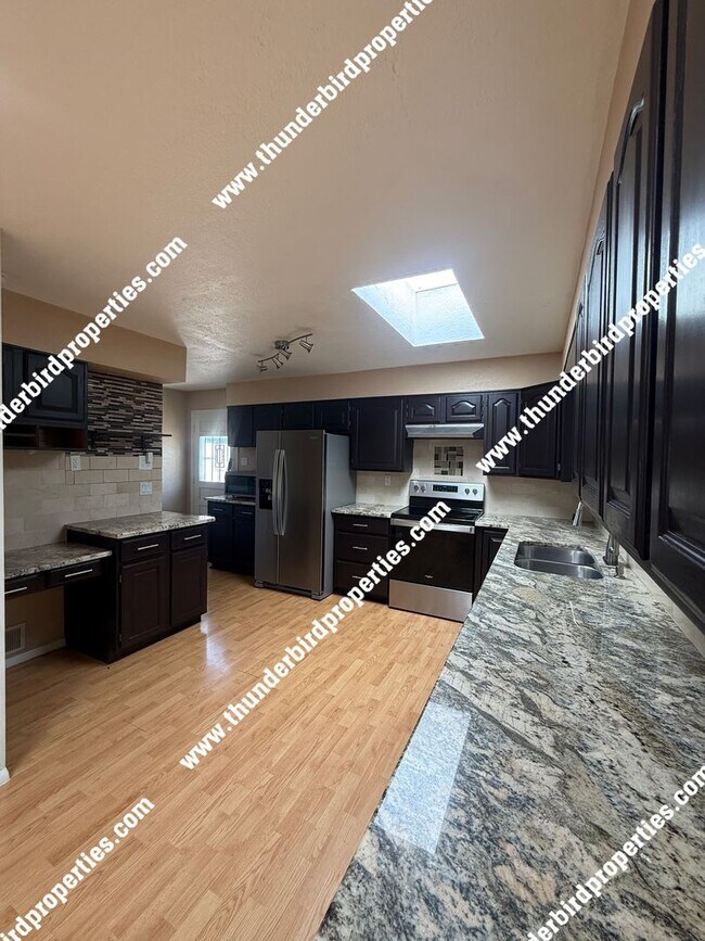 Building Photo - 2108 Muriel St NE