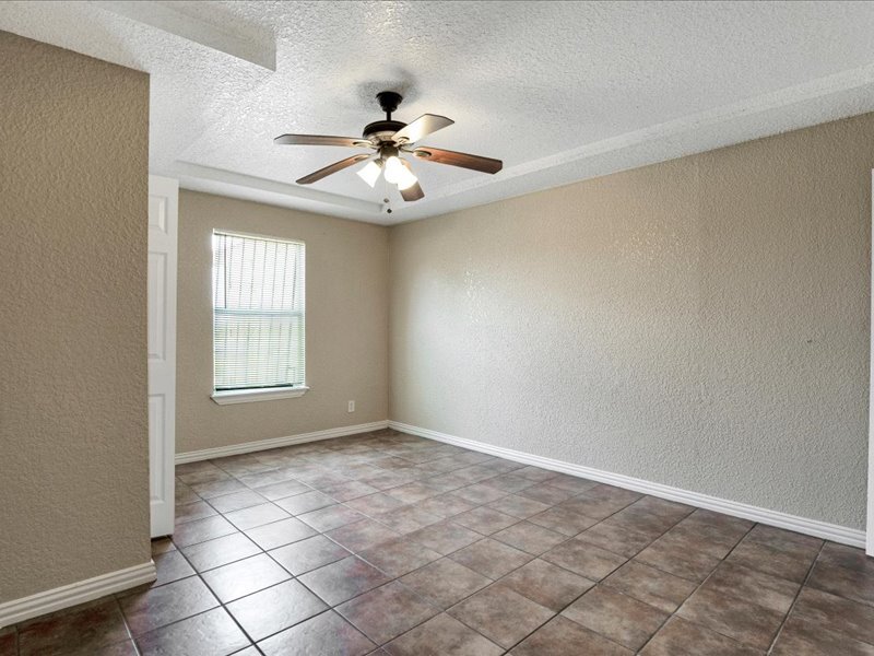 Building Photo - 5846 Elm Valley Dr