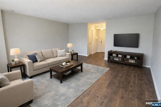 Building Photo - 160 Overlook Ave