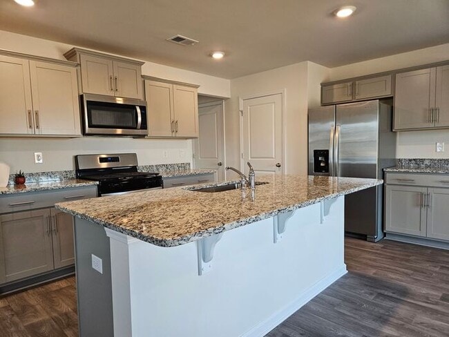 Building Photo - 122 Shumard Ct