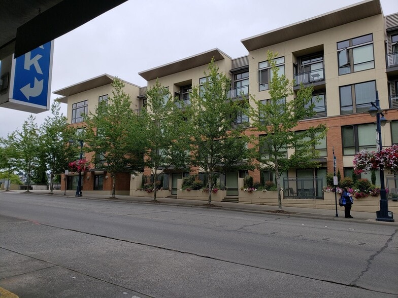 Exterior - 400 Washington Ave