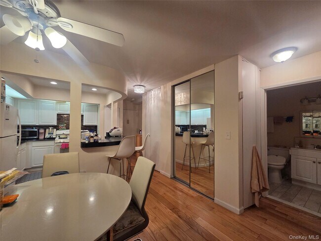 Building Photo - 206-14 Emily Rd