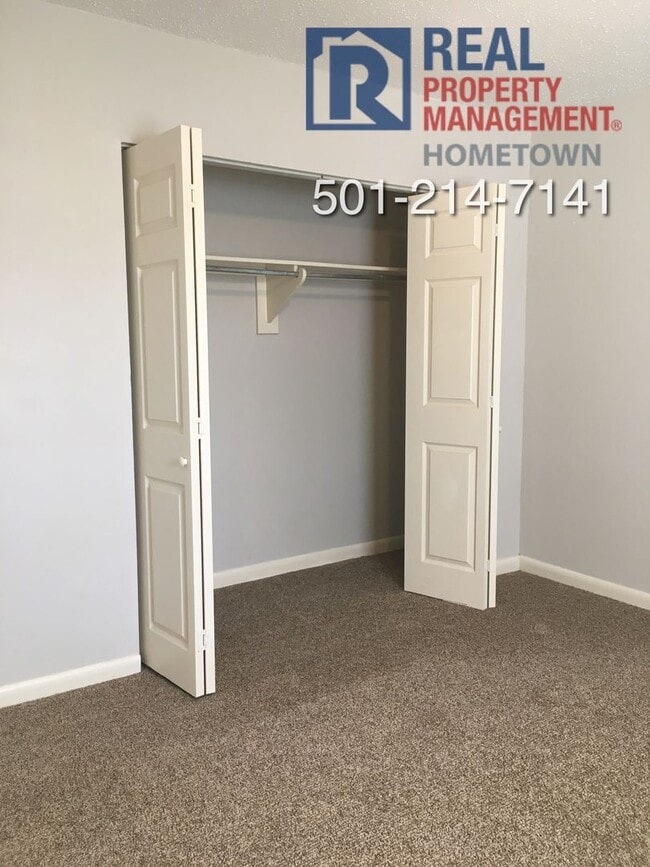 Building Photo - 134 Lonsdale Cir