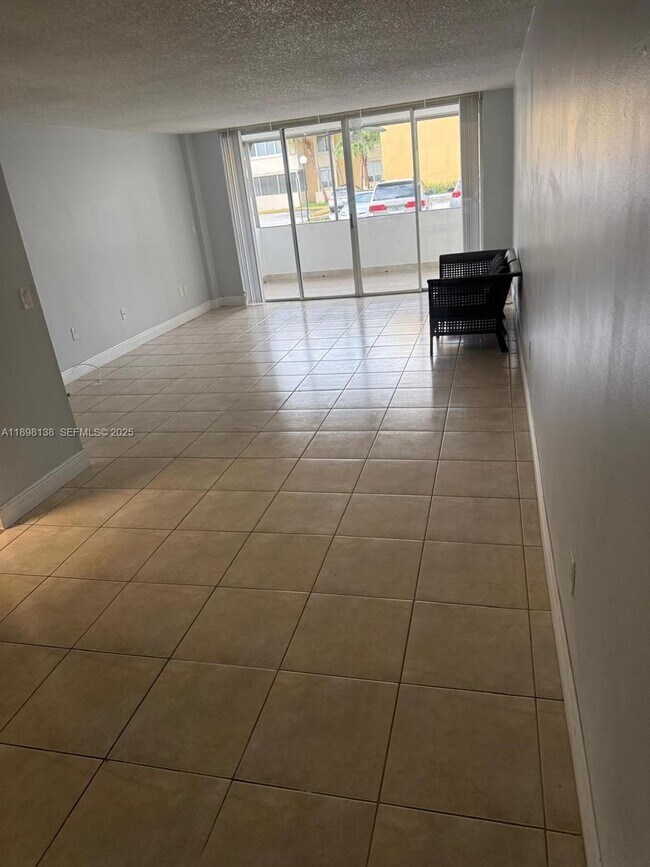 Building Photo - 6831 SW 147th Ave