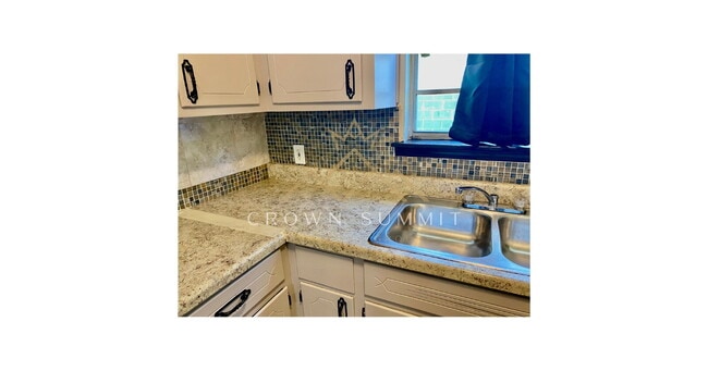 Building Photo - Beautifully Renovated 3BR, 1.5 Bath Home Ready for Move-In