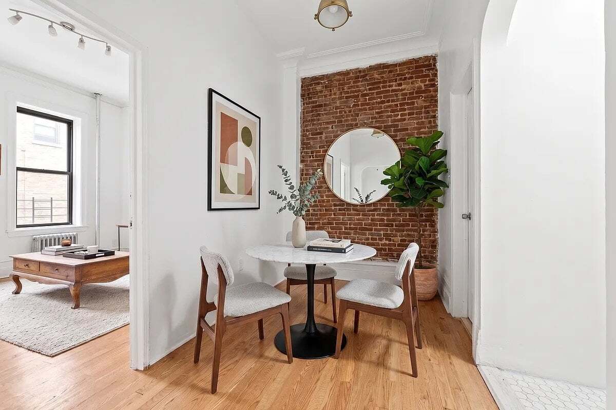 Building Photo - 51 W 88th St